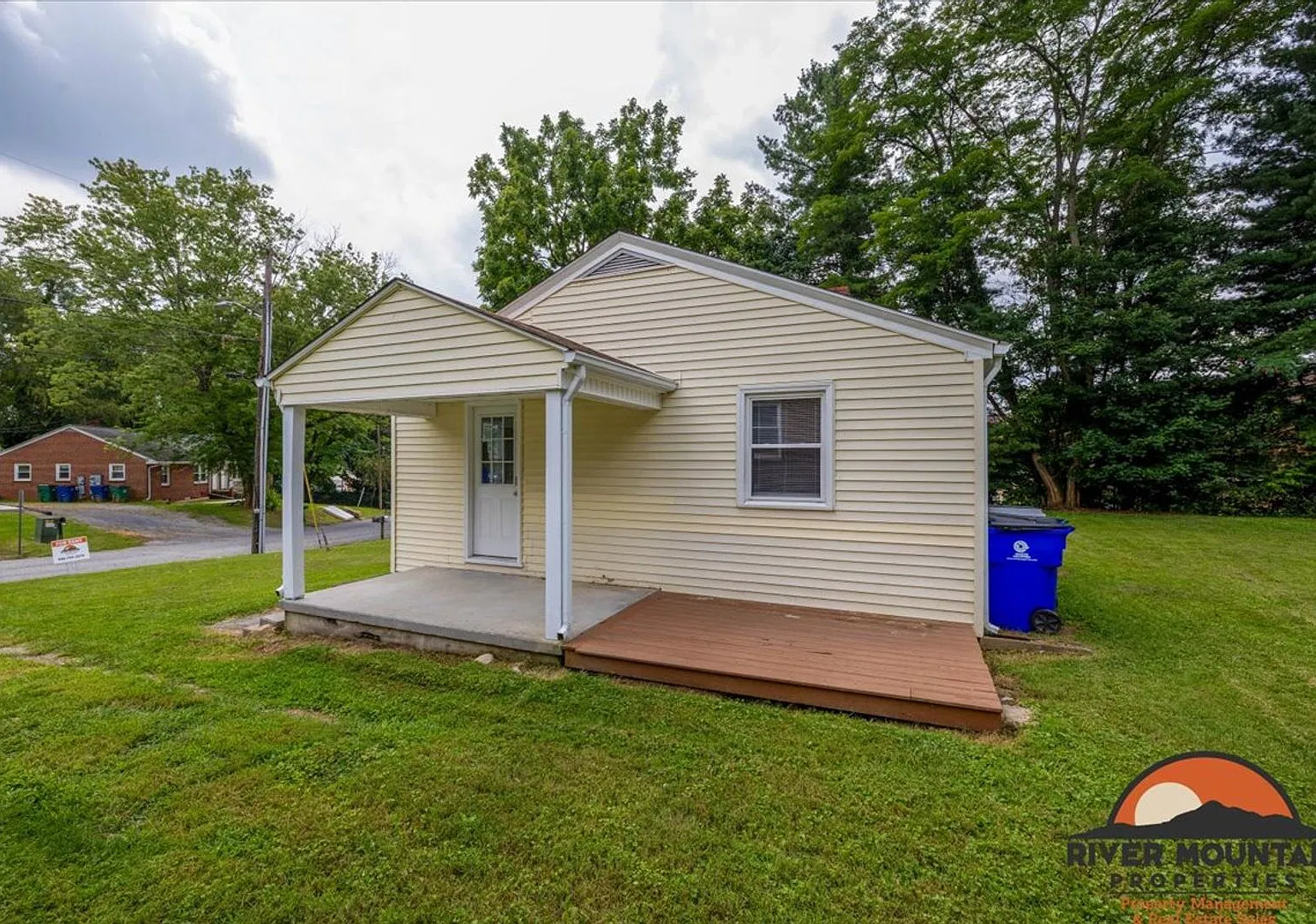 Convenient Blacksburg Duplex Close to VT — Photo 3