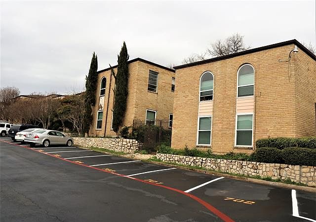 1st image of 6004 Westridge Ln APT 701