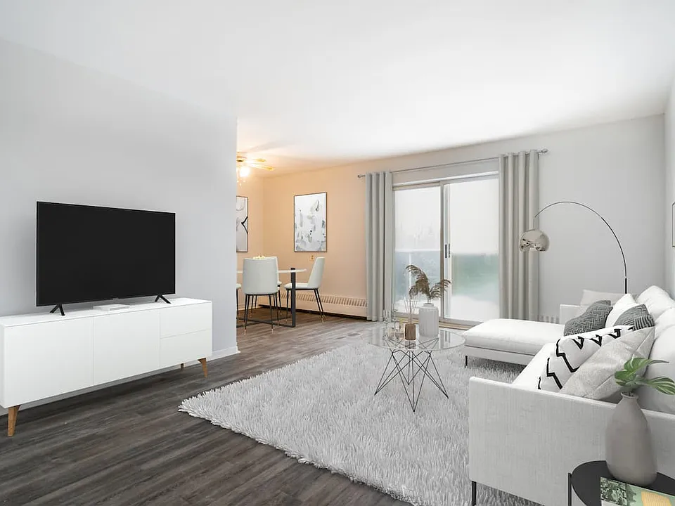 1123 Royal York Rd