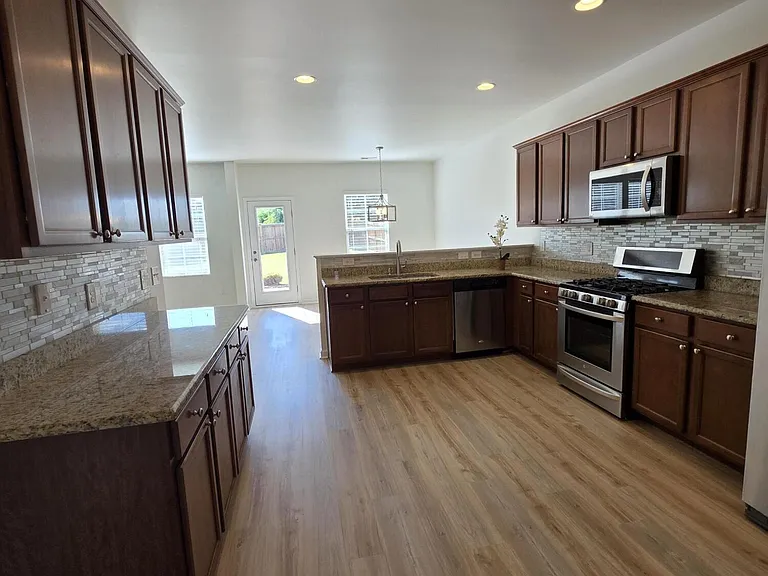 4209 Auburn Hills Dr — Photo 14