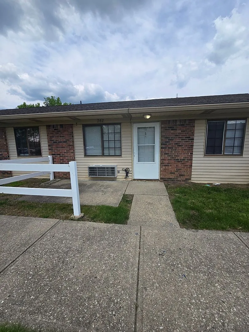 742 Loews Blvd — Photo 1