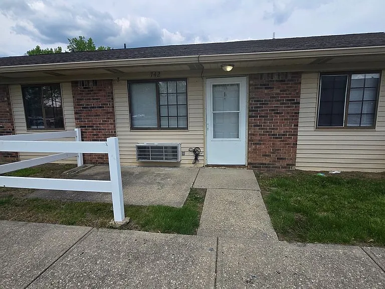 742 Loews Blvd — Photo 1