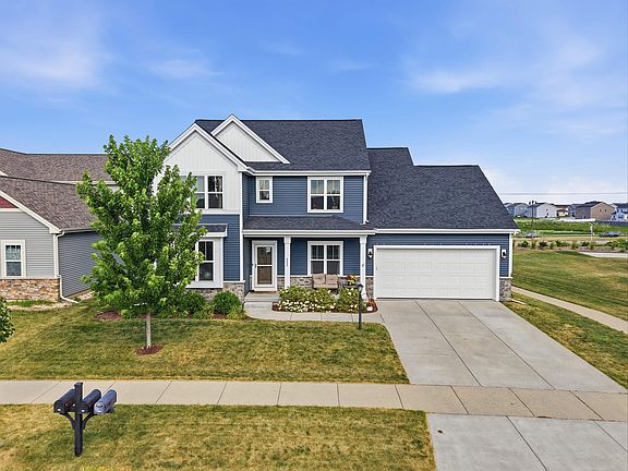 4th image of 353 Bella Way