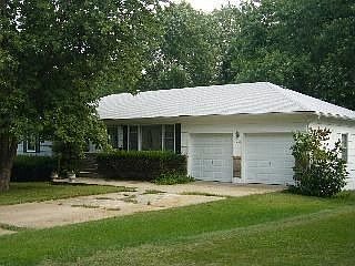 1st image of 10513 E 33rd Ter S