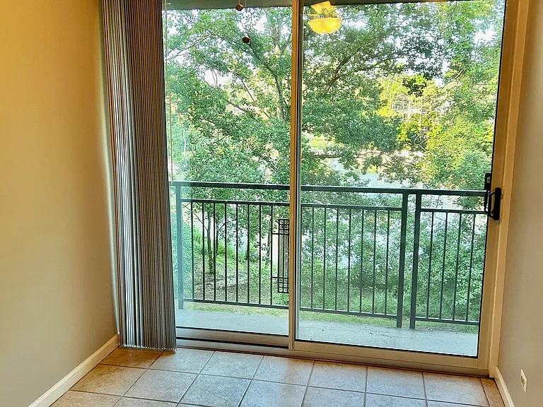 6019 Forest View Rd #2B — Photo 6