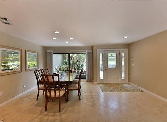 3rd image of 8471 Yorkshire Ln