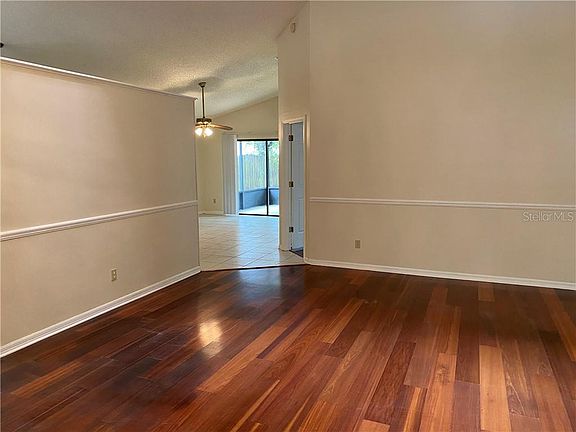 5th image of 1068 Kelly Creek Cir