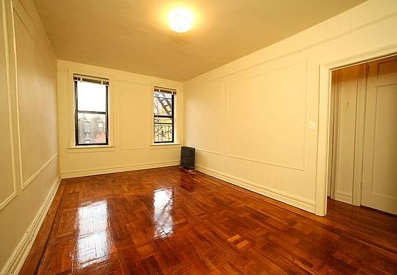 5th image of 2335 E 26th St #508