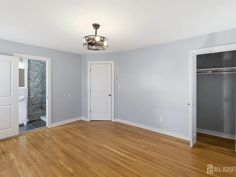 19 Evelyn Ct — Photo 12