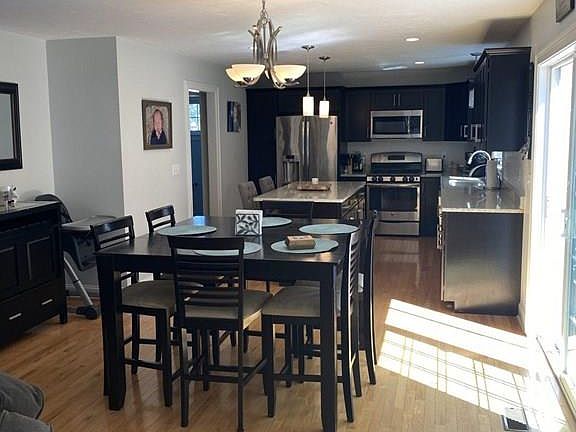 4th image of 24 Gretchens Way