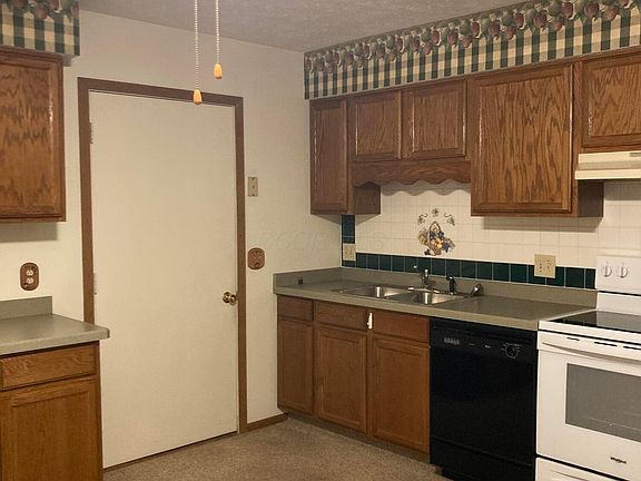 2nd image of 456 Samantha Cir