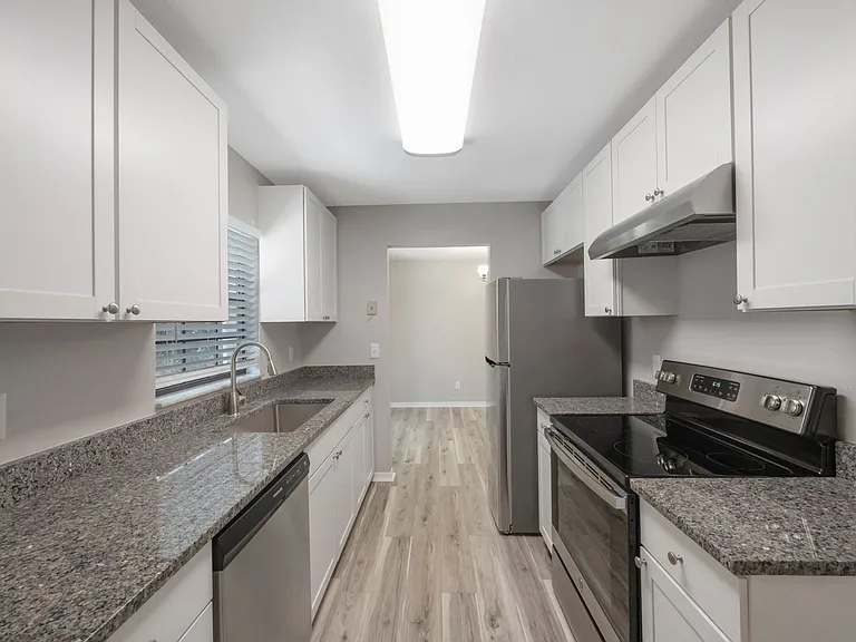 500 9th Ave S #C — Photo 1