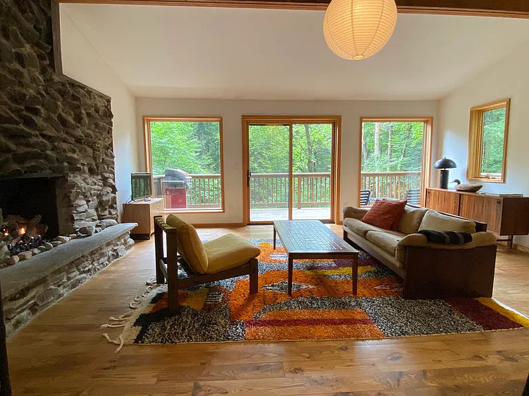 32 Pine Grove Rd — Photo 3