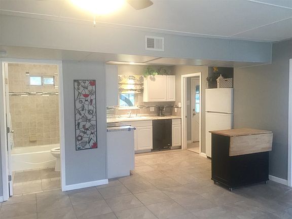 3rd image of 239 Lakewood Dr