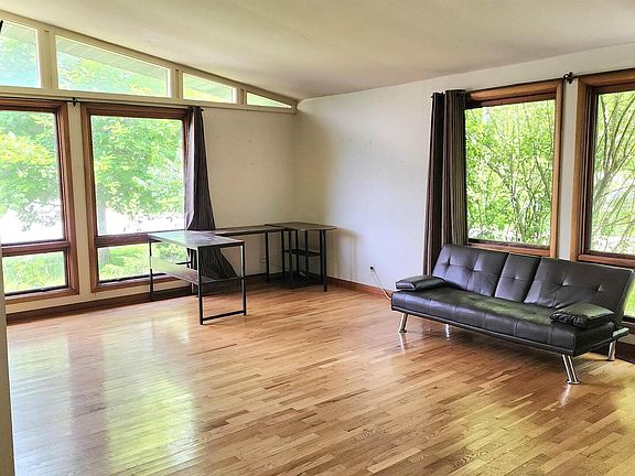 4th image of 502 S Dixon Ave
