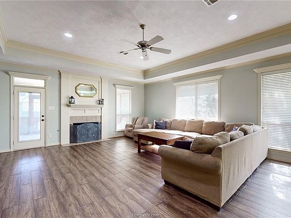 3rd image of 8423 Alison Ave