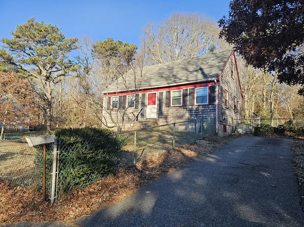 24 Williams Ave, Bourne, MA 02532