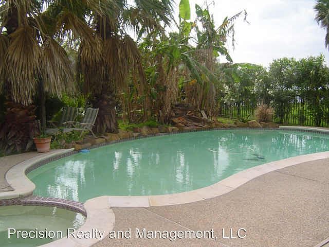 2nd image of 1006 Pointe Loma Dr