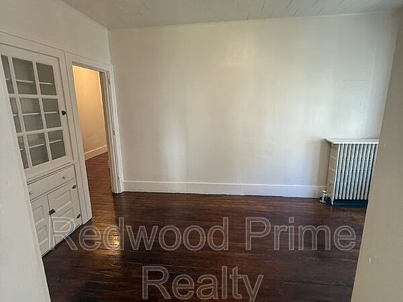 5th image of 110 Lloyd St APT 5