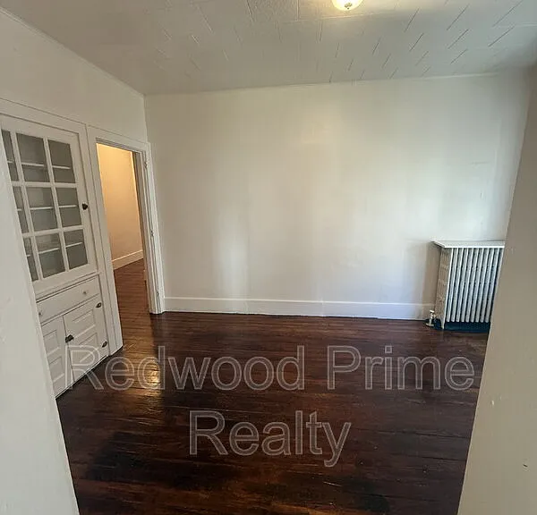 110 Lloyd St #5 — Photo 8