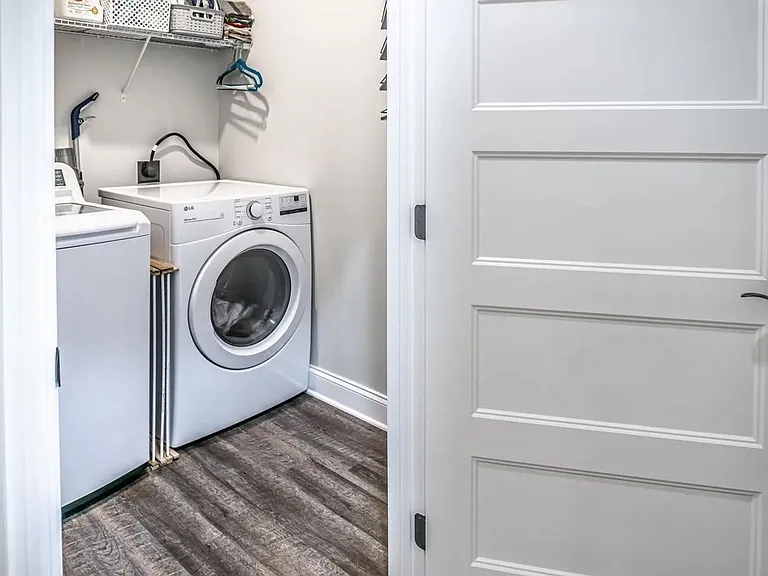515 Villa Ln — Photo 14