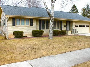 2204 Menasha Ave, Manitowoc, WI 54220