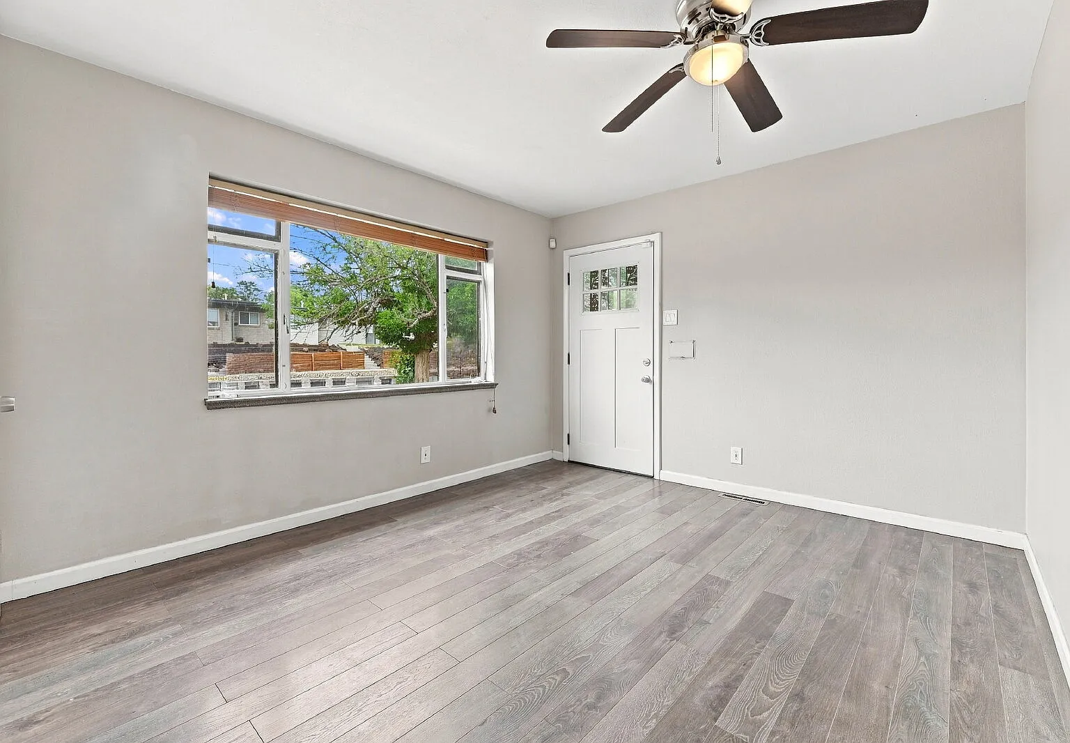 2 bed, 2.0 bath, 710 sqft, $2,121 — Photo 4