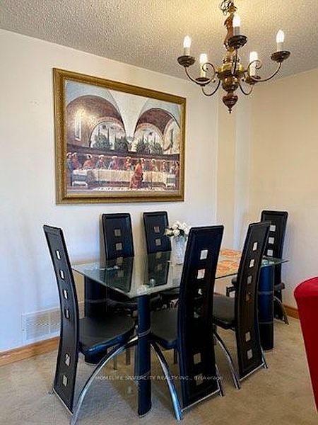 Brampton House for rent - 3 Bedrooms — photo 3