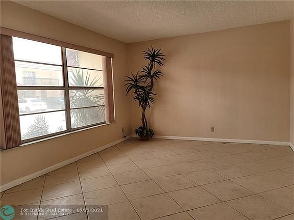 4th image of 6640 SW 41st Pl #24