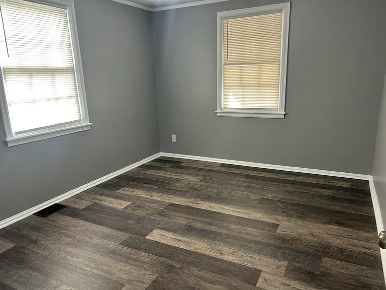 2119 McKinley Ave — Photo 4