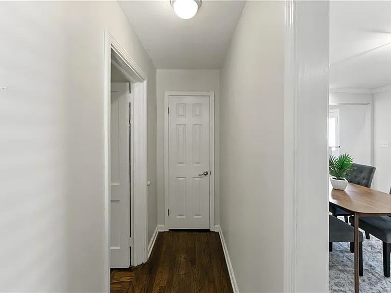 1411 Mercer Ave — Photo 12