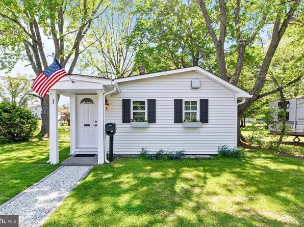 1 West Ave, Swedesboro, NJ 08085