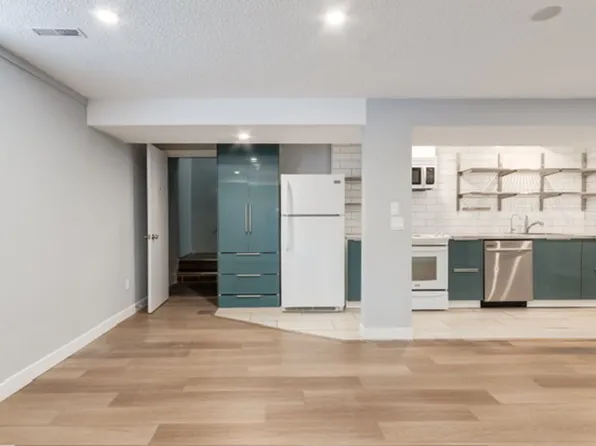 119 Huntwick Way NE #119, Calgary, AB T2K 4H4