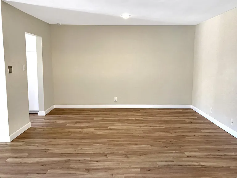 421 North Monterey Street — Photo 5