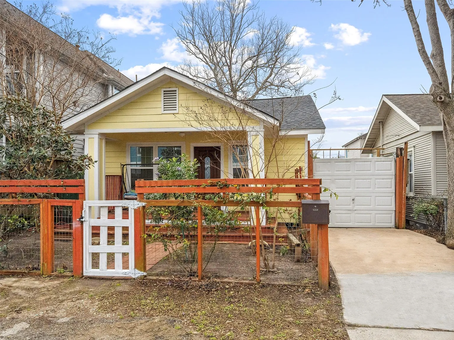 3 bed, 2.0 bath, 1693 sqft, $2,700 — Photo 1