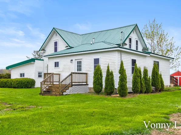950 W 40th St, Fremont, MI 49412