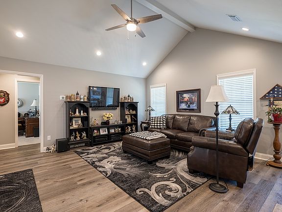 3rd image of 2630 Naples Ln
