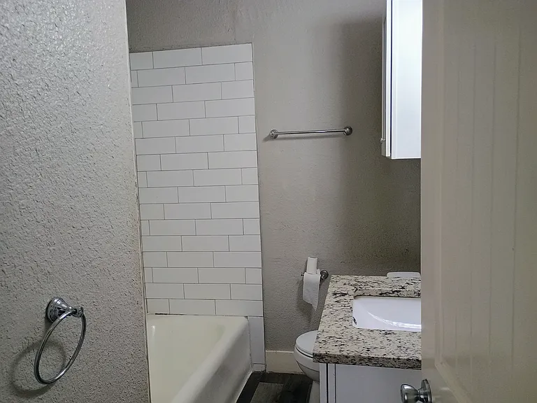 614 W Pyron Ave — Photo 8