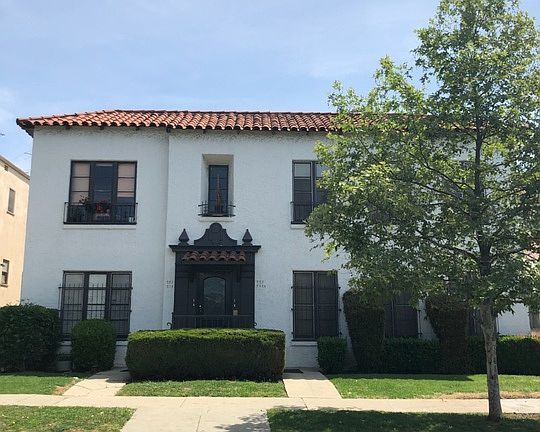 2nd image of 222 S Sycamore Ave
