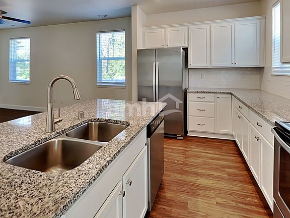 4th image of 10607 138th Street Ct E