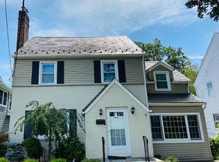 3 Trinity Ct, Bergenfield, NJ 07621