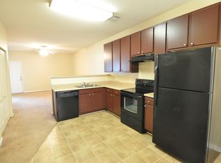 115 Pine Meadow Cir #115, Elmore, AL 36025