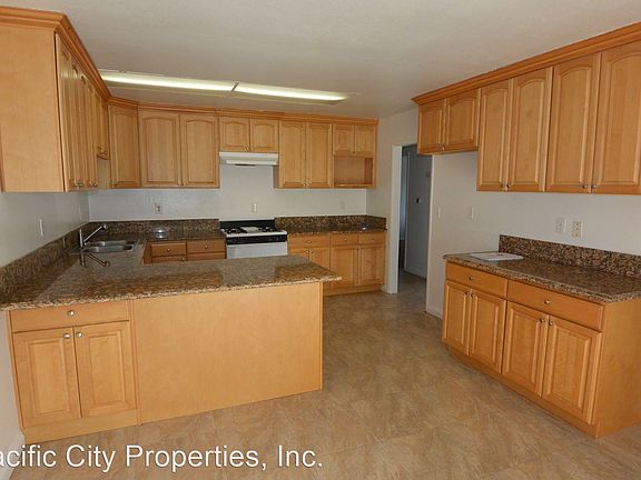 5th image of 16691 Bartlett Ln APT 1