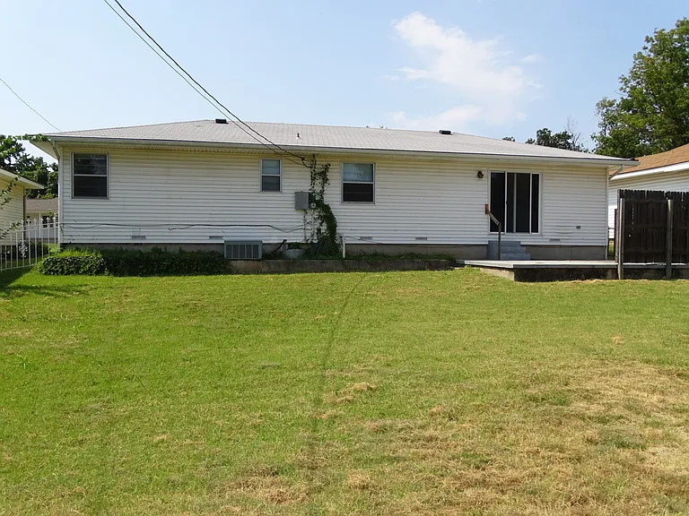 4829 S Lawton Ave #1 — Photo 2