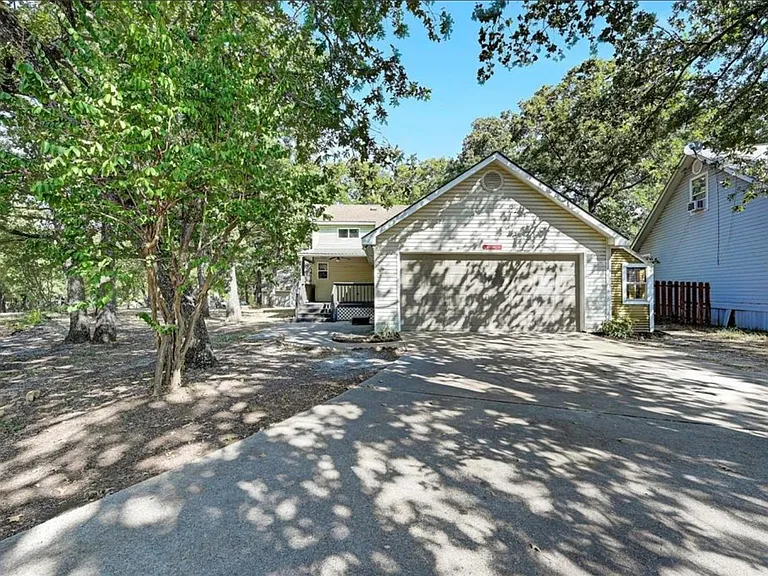 1029 Shoreline Dr — Photo 6