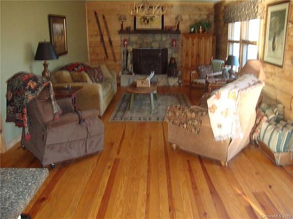 3rd image of 939 Autumn Dr #603