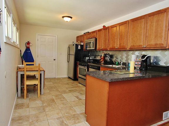 3rd image of 128 Truman Dr