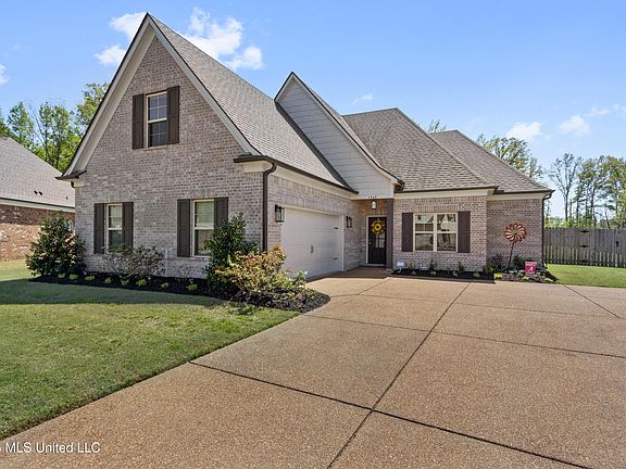 3rd image of 1249 Howell Way
