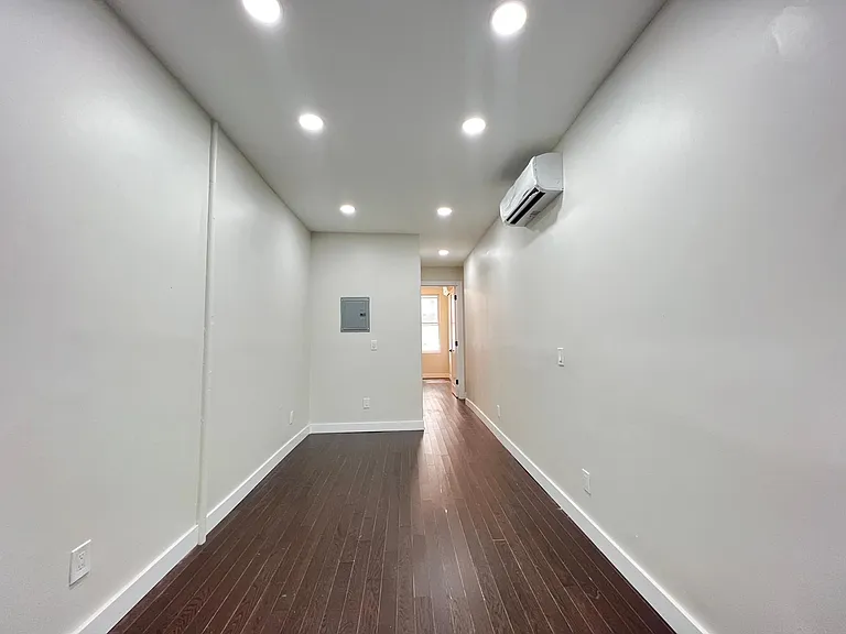50 Jordan Ave #1R — Photo 2