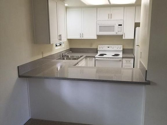 3rd image of 905 S Hale Ave #10
